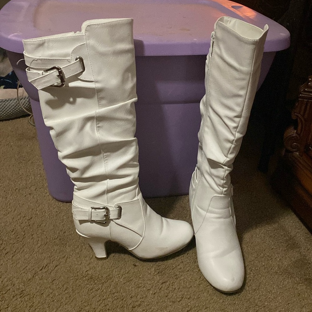 BOOTS 👢